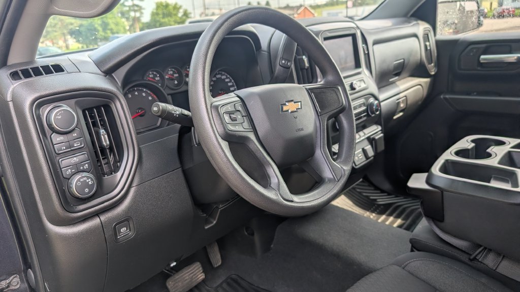 Used 2023 Chevrolet Silverado 1500 Custom AWD/4WD image 8