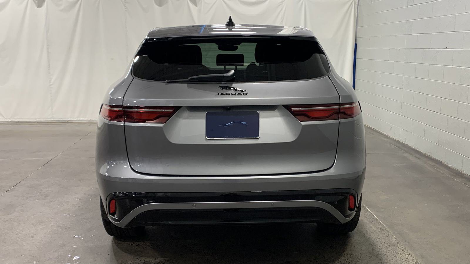Used 2025 Jaguar F-PACE R-Dynamic S AWD/4WD image 8