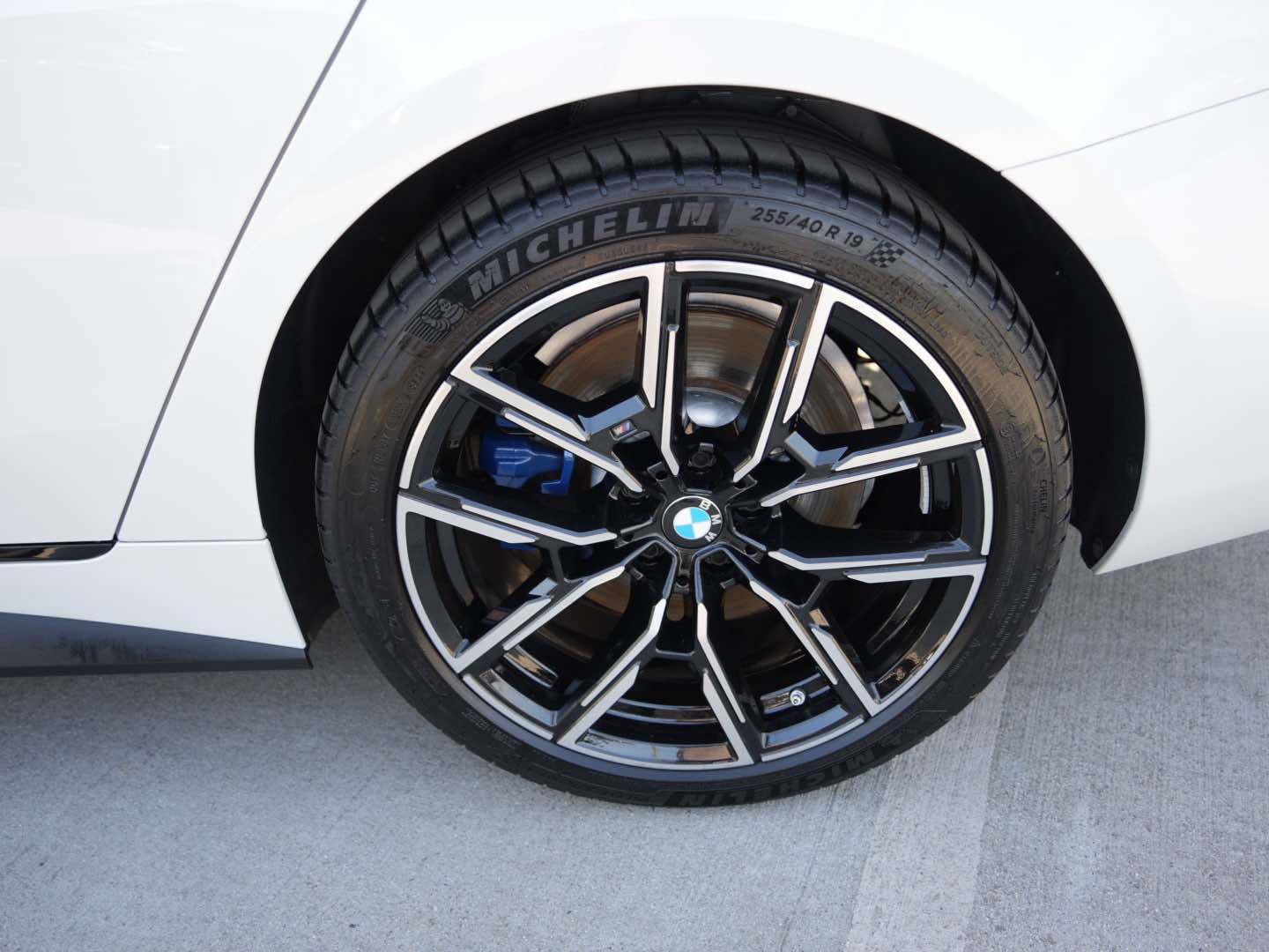 Used 2025 BMW i4 xDrive40i image 6