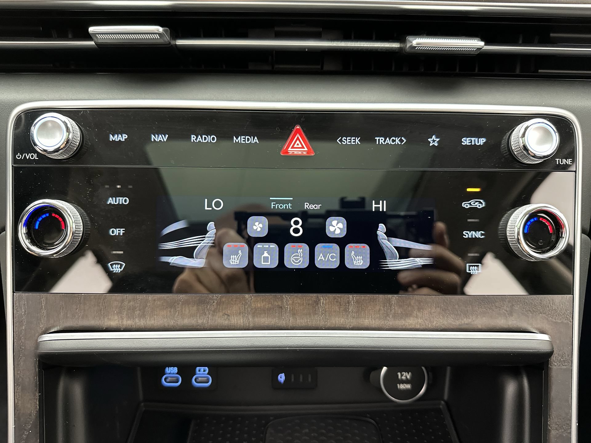 Certified 2026 Genesis GV80 2.5T Select AWD/4WD image 19