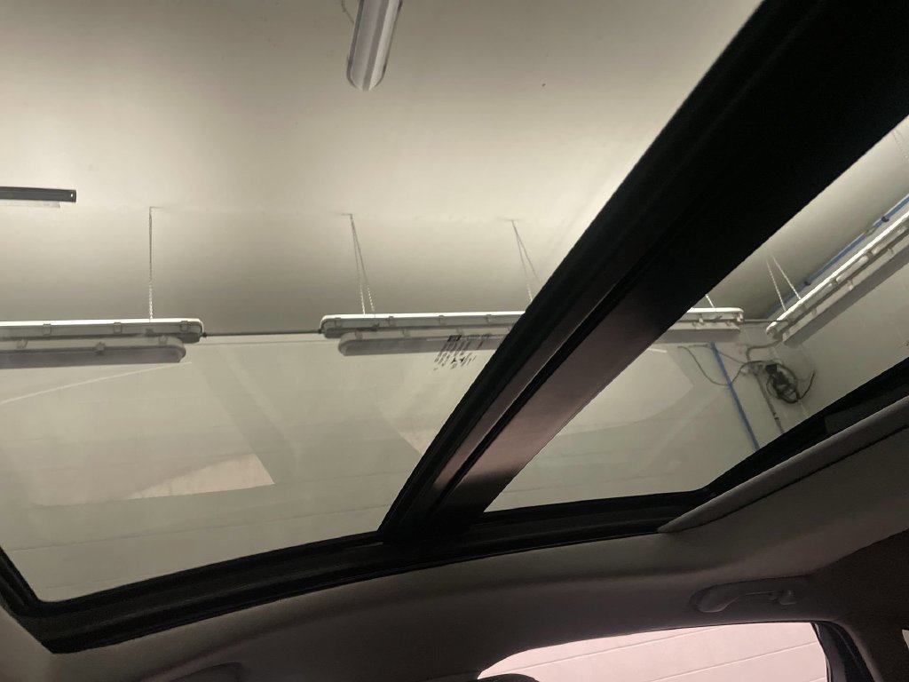 Used 2017 Buick LaCrosse Essence w/ Sun and Shade Package FWD image 13