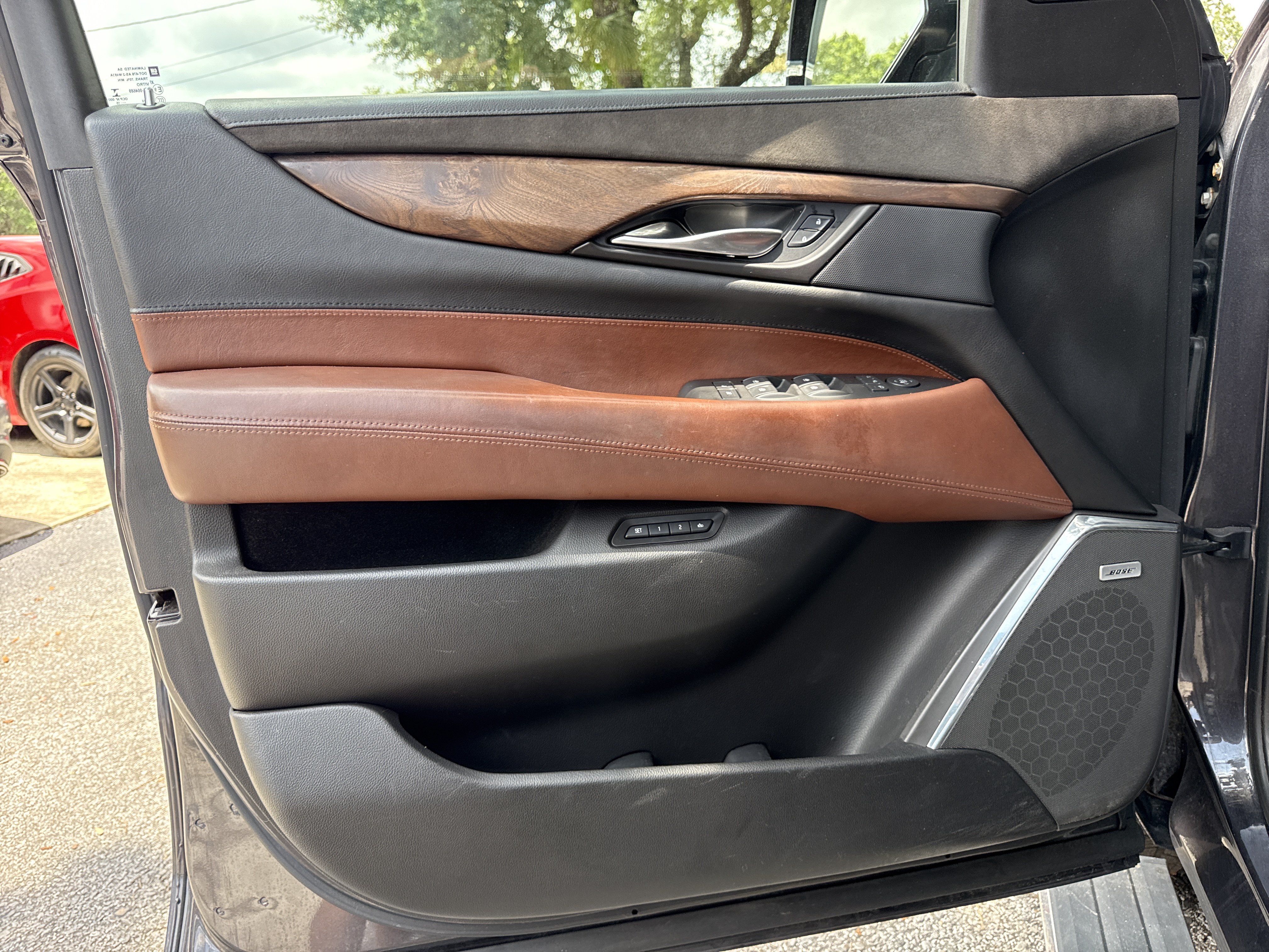 Used 2015 Cadillac Escalade Premium AWD/4WD image 44
