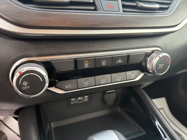 Used 2024 Nissan Altima 2.5 SV image 34