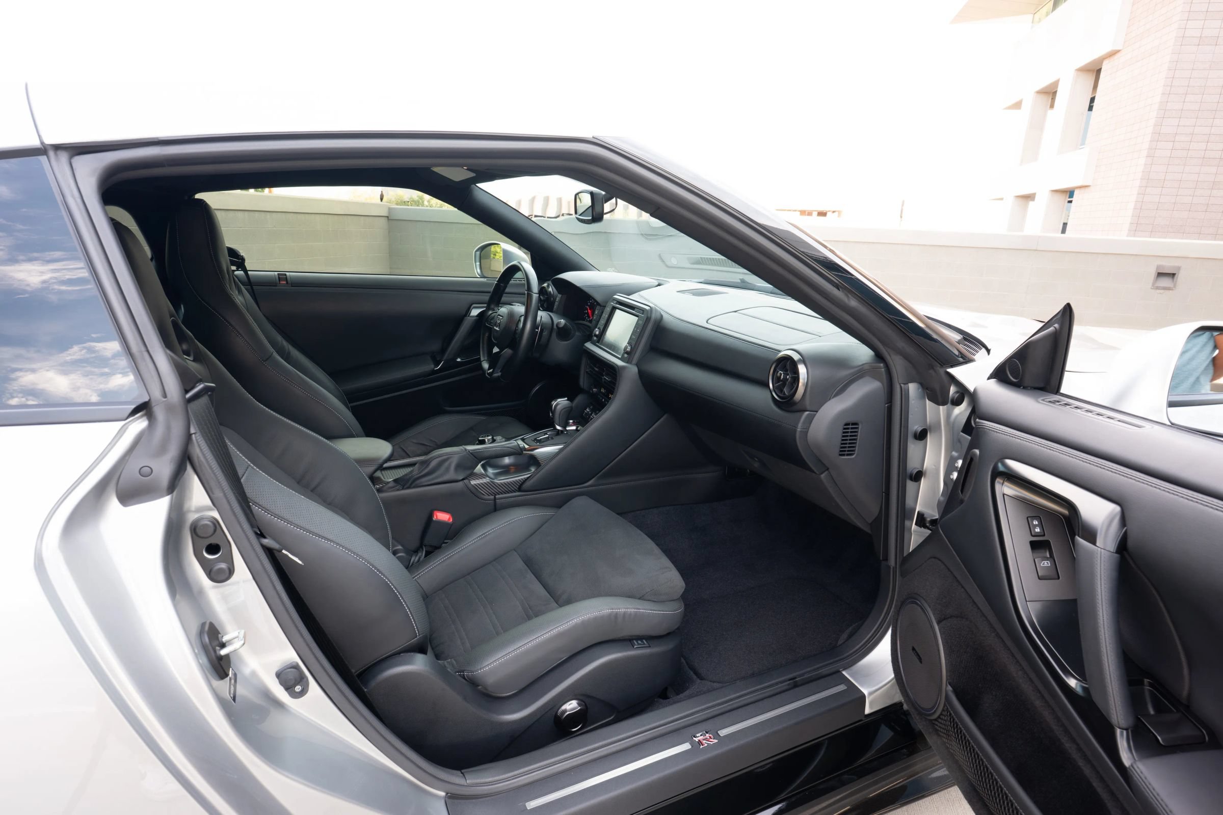 Used 2024 Nissan GT-R Premium w/ Floor Mat Package AWD/4WD image 38