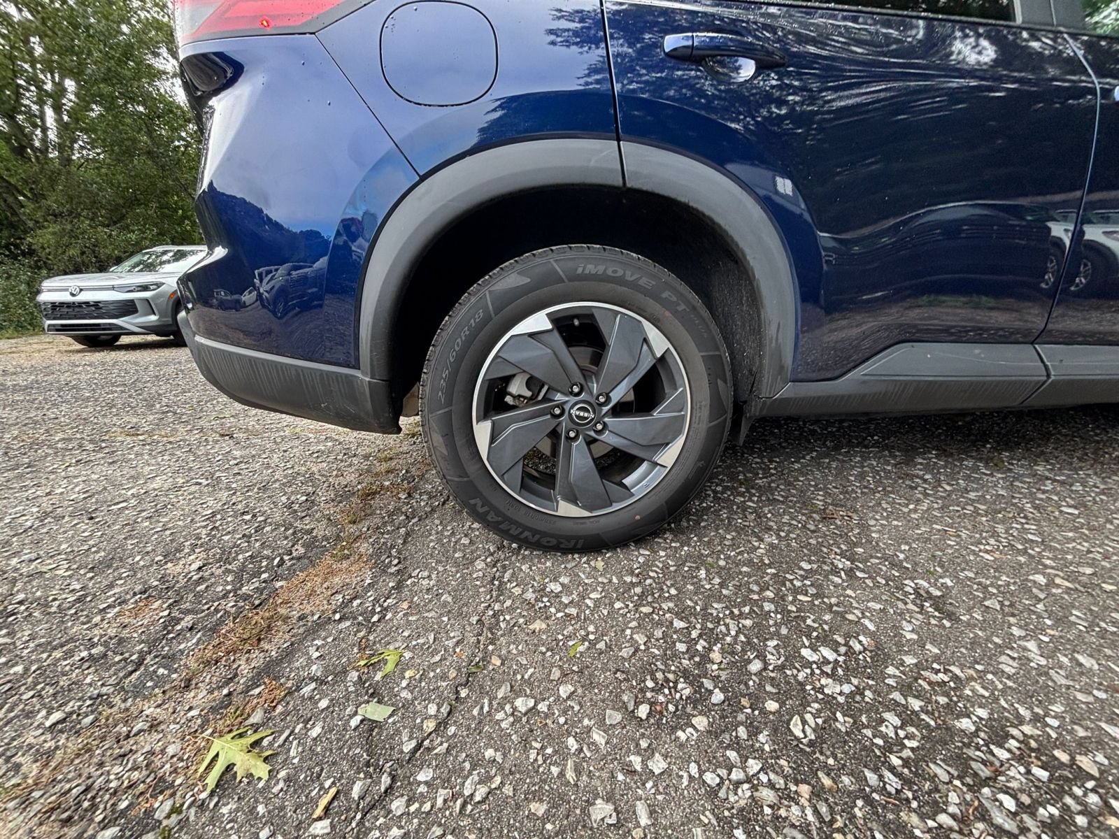 Used 2025 Nissan Rogue SV FWD image 31