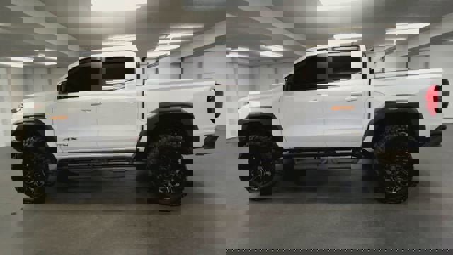 Used 2024 GMC Canyon AT4X w/ AT4X AEV Edition image 6