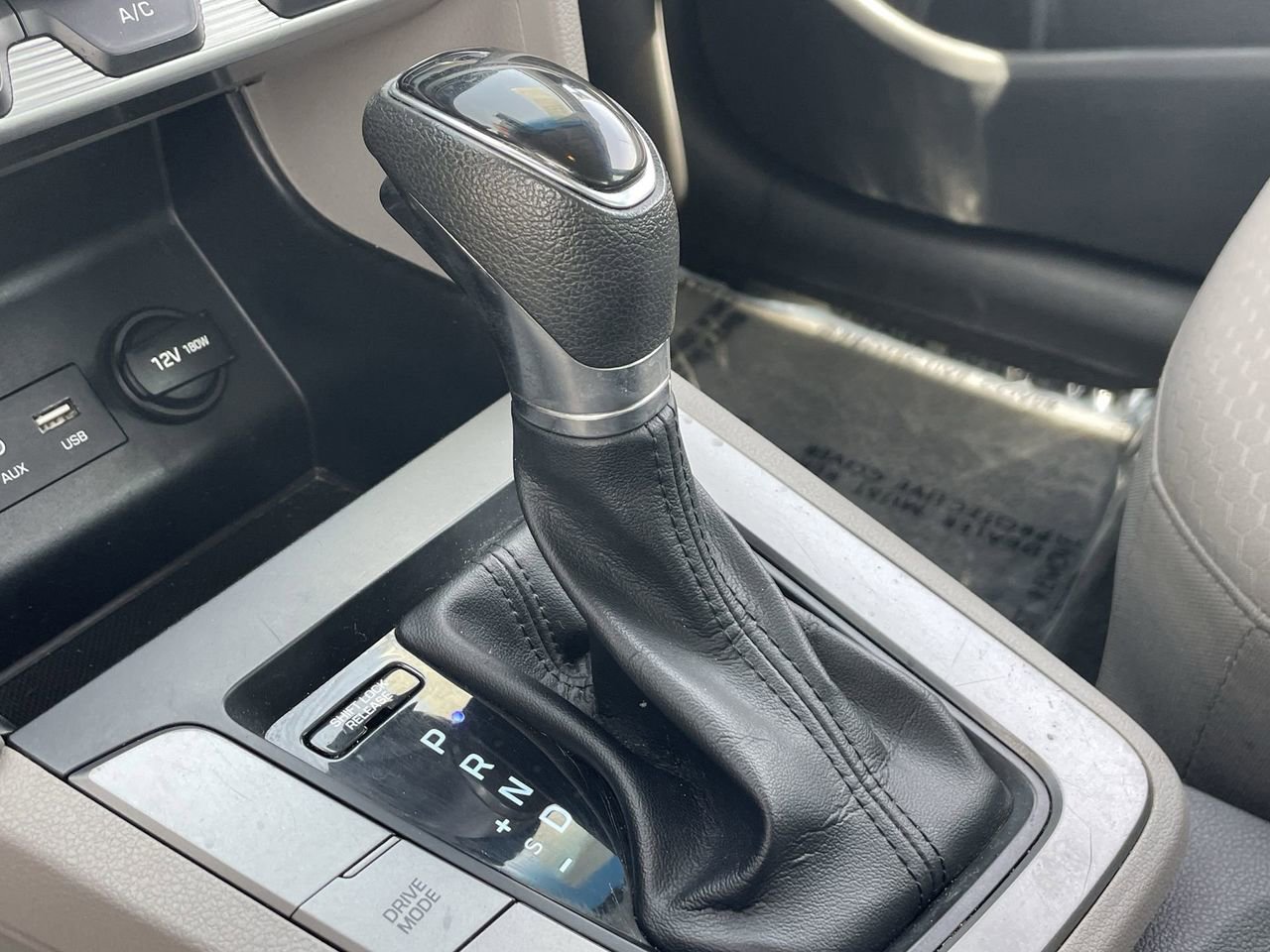 Used 2020 Hyundai Elantra SEL FWD image 28