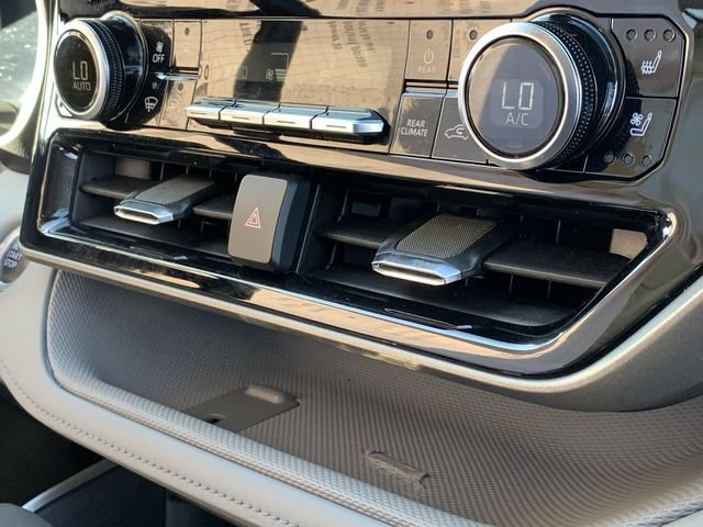Used 2020 Toyota Highlander Limited AWD/4WD image 30