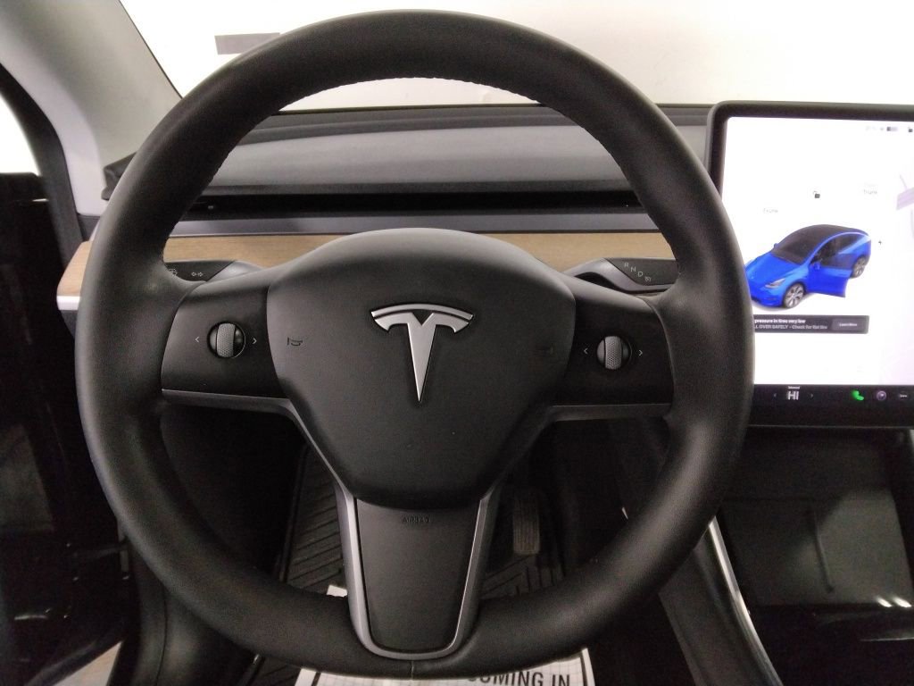Used 2021 Tesla Model Y Long Range image 12