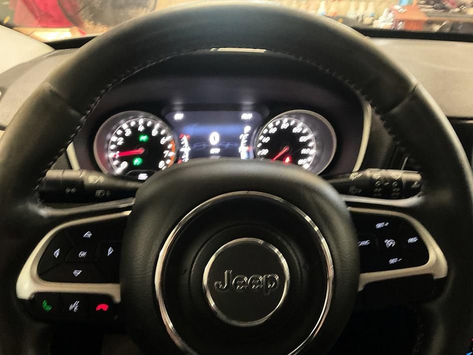Used 2018 Jeep Compass Latitude w/ Popular Equipment Group AWD/4WD image 25