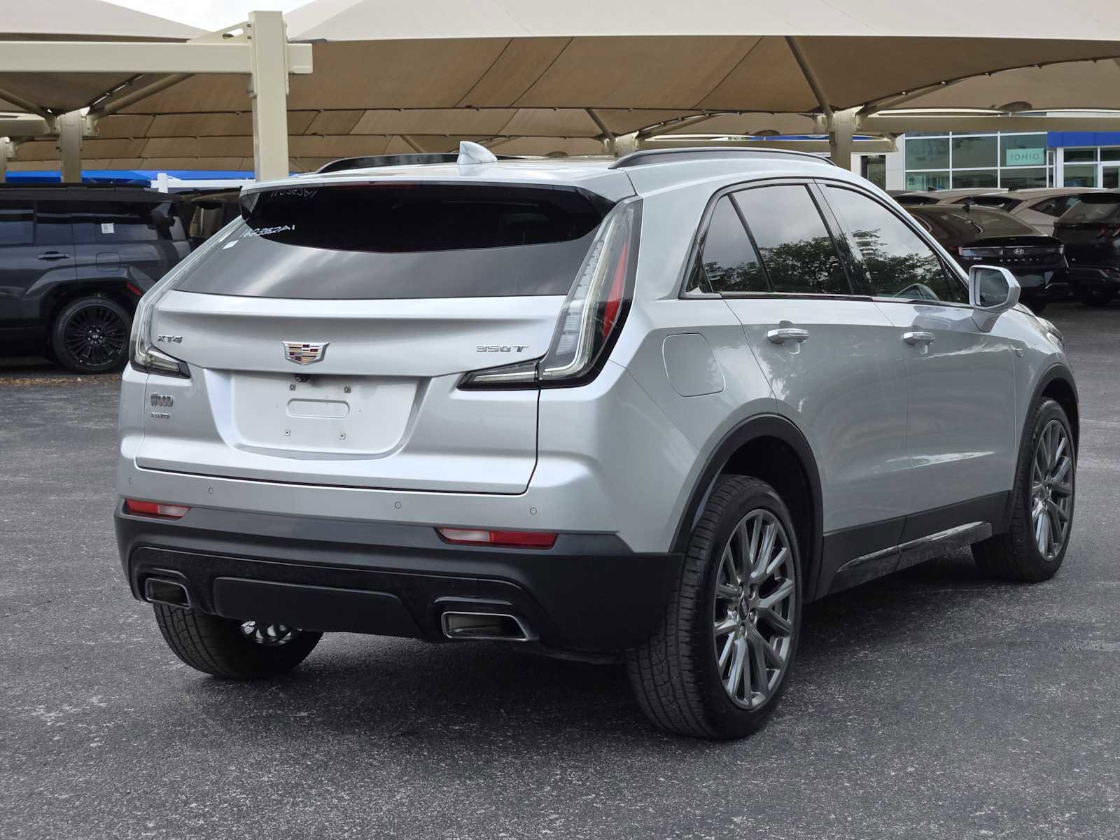 Used 2020 Cadillac XT4 Sport w/ Driver Awareness Package AWD/4WD image 7