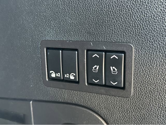 Used 2020 Cadillac Escalade Premium Luxury w/ LPO, Radiant Package image 13