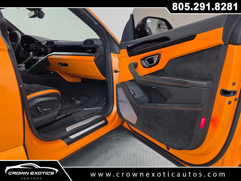 Used 2024 Lamborghini Urus S AWD/4WD image 22