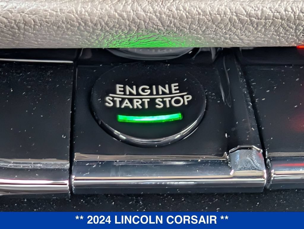 Used 2024 Lincoln Corsair AWD image 29