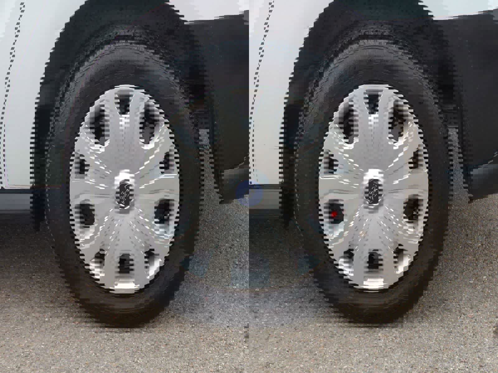 Used 2020 Ford Transit Connect XL image 13