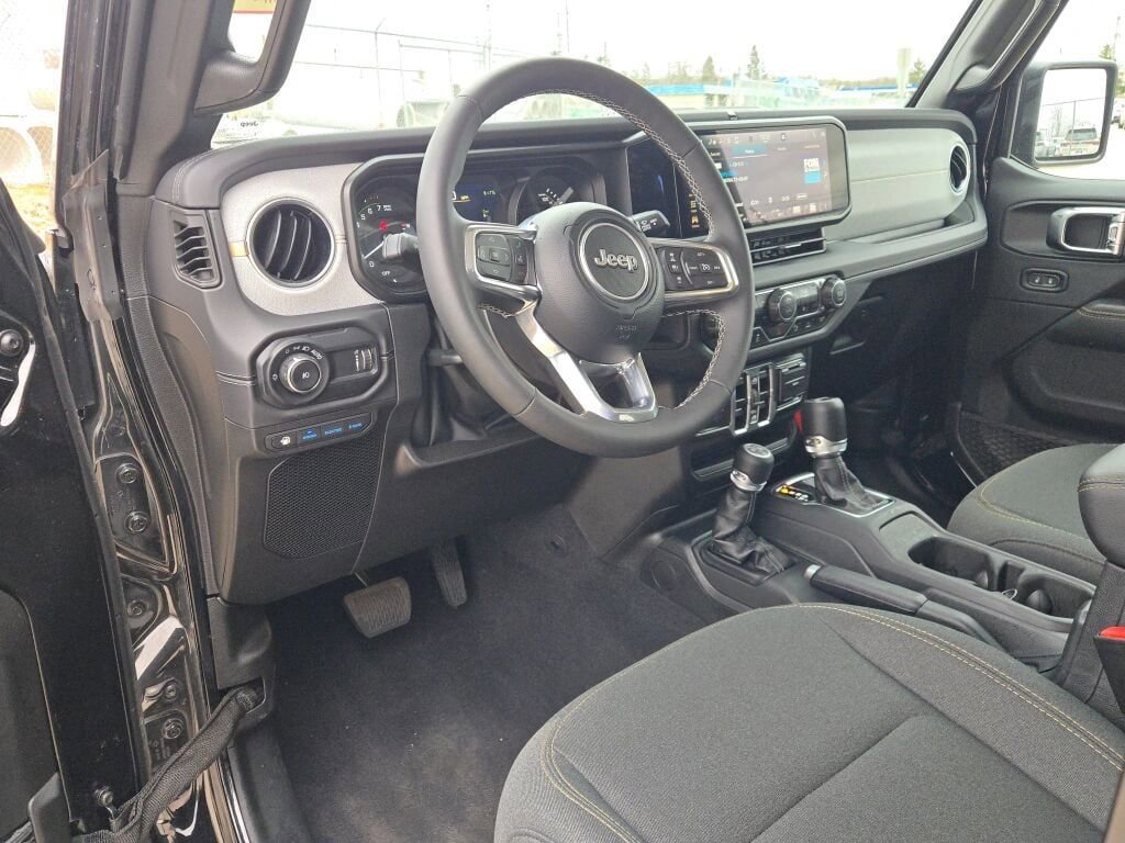 Used 2025 Jeep Wrangler Sahara 4xe w/ Safety Group image 18