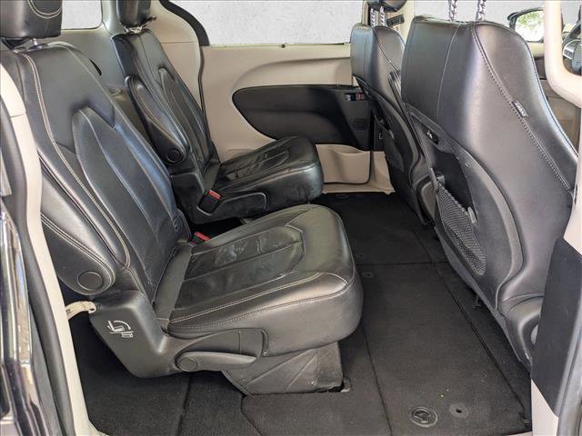 Used 2022 Chrysler Pacifica Touring-L FWD image 17