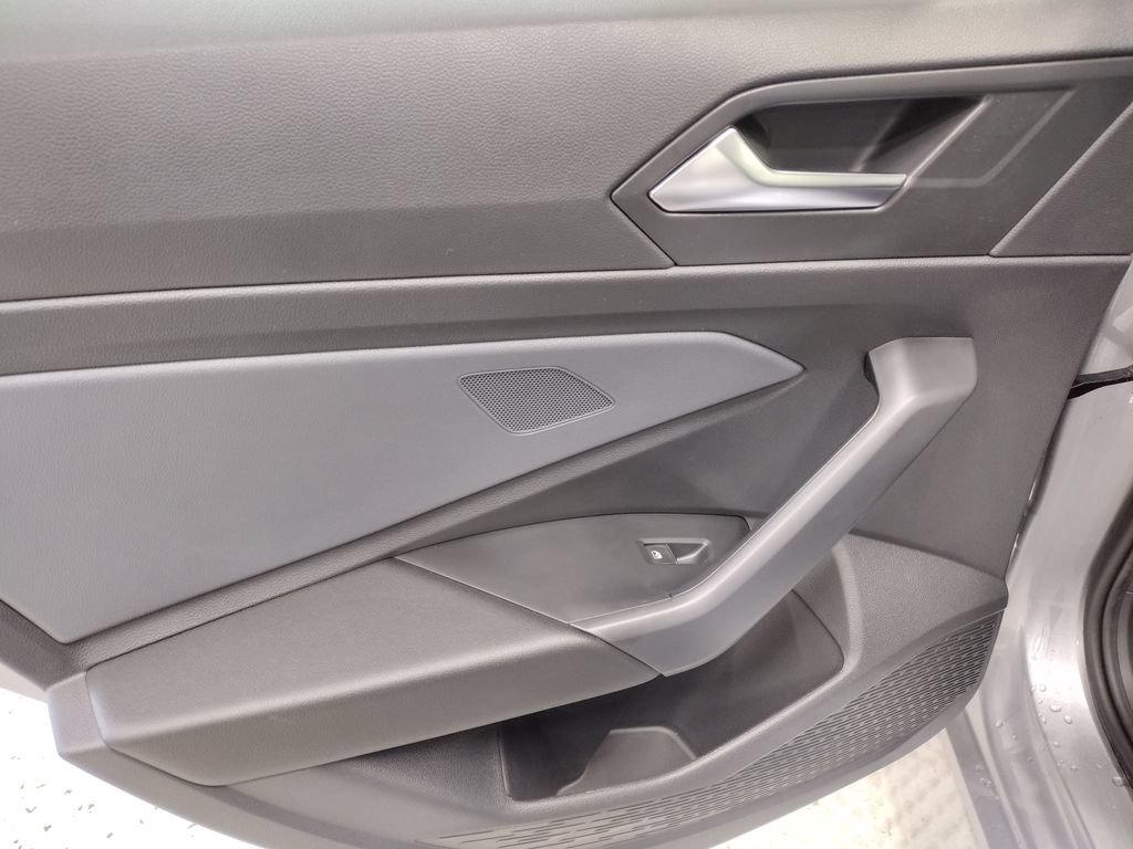 New 2026 Volkswagen Jetta SE FWD image 21