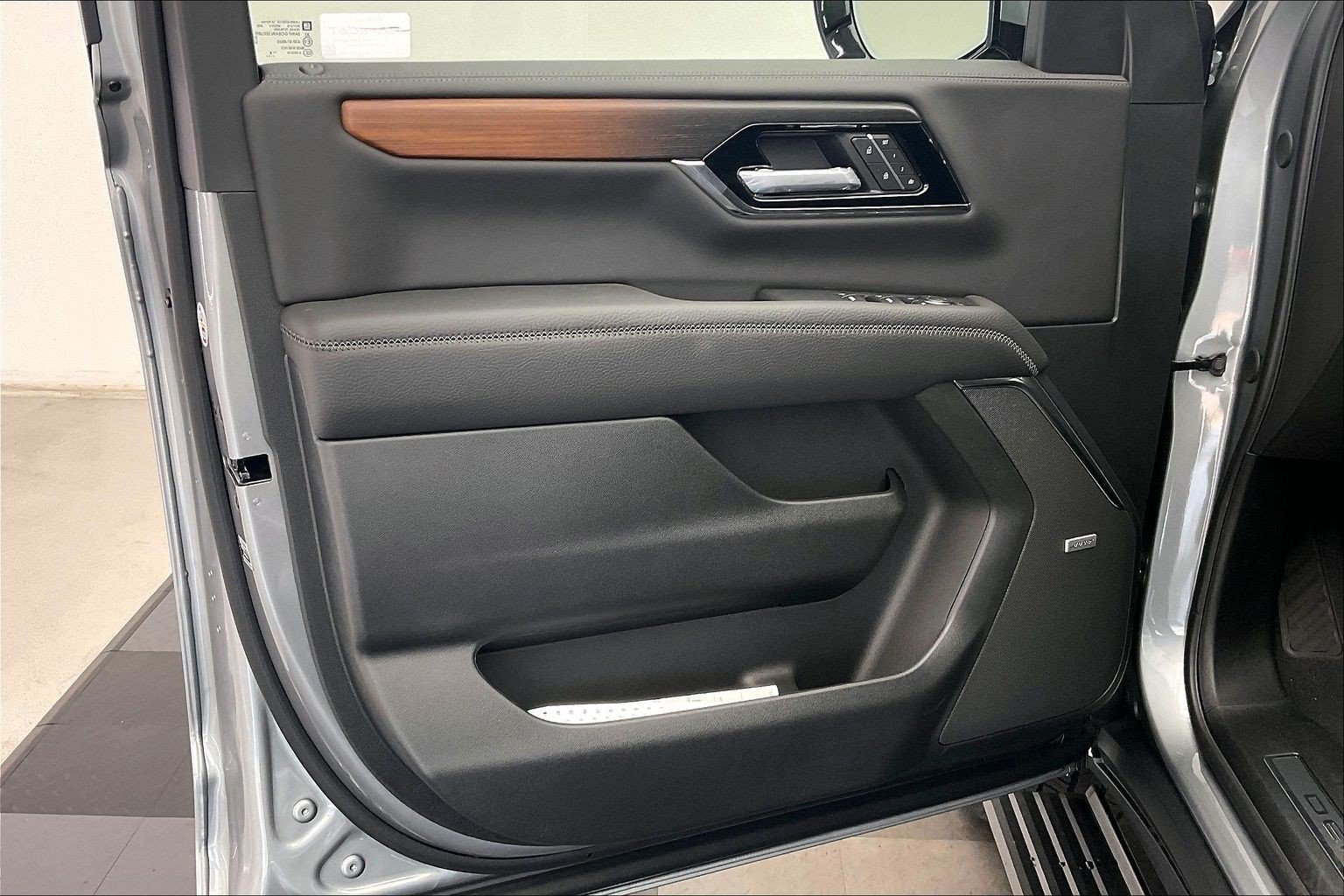 New 2026 GMC Yukon XL Denali w/ Denali Reserve Package AWD/4WD image 12