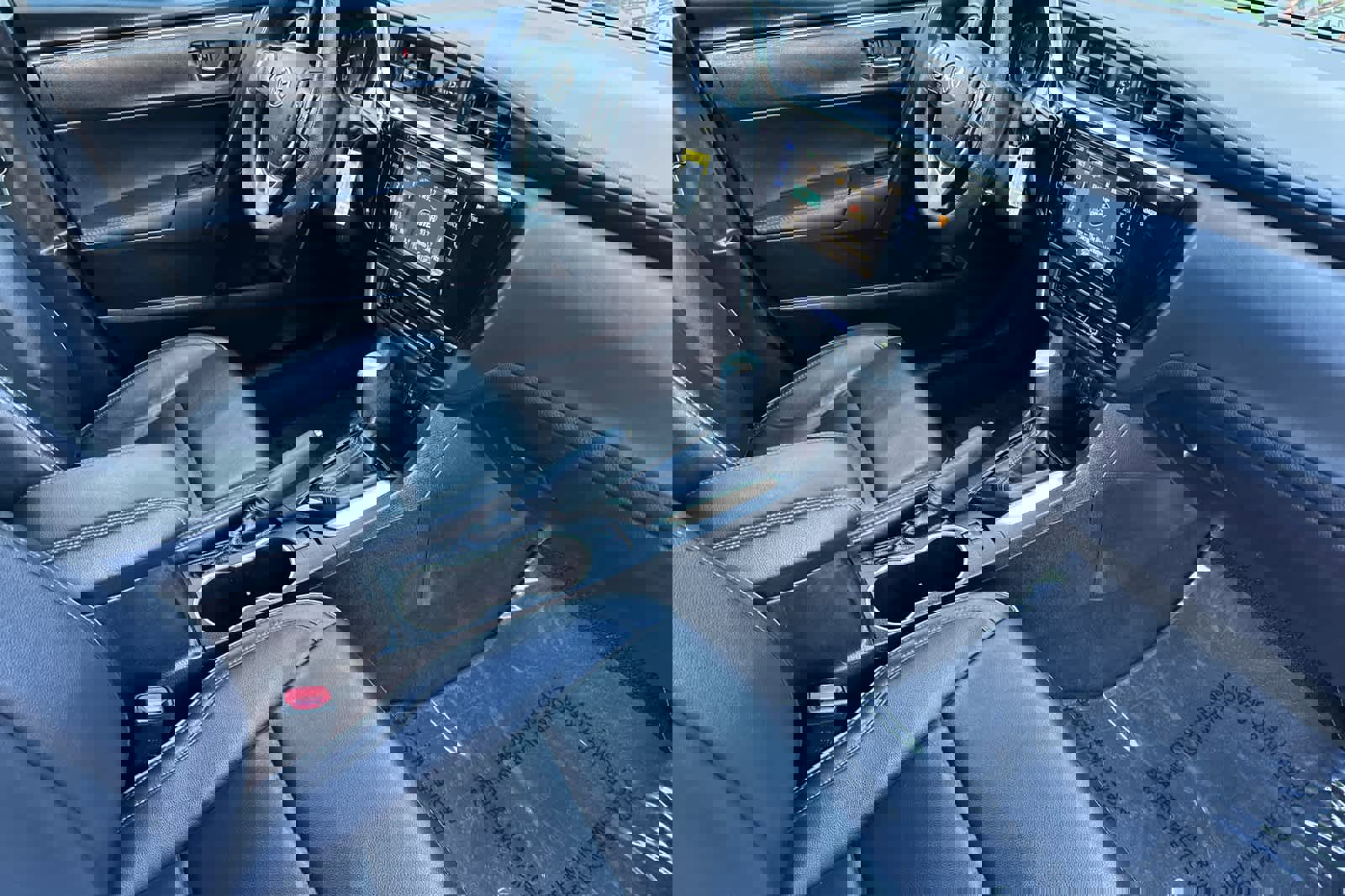 Used 2017 Toyota Corolla XLE image 16