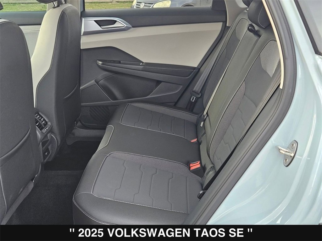 Used 2025 Volkswagen Taos SE image 17