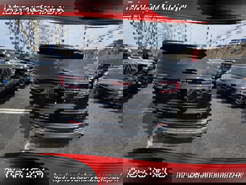 Used 2025 GMC Acadia Elevation image 3