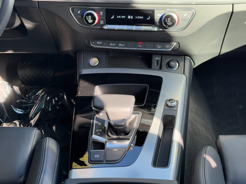 Used 2025 Audi Q5 2.0T Premium image 15