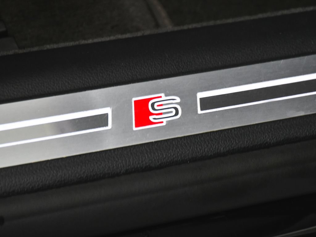 Used 2023 Audi S8 w/ S8 Executive Package AWD/4WD image 18