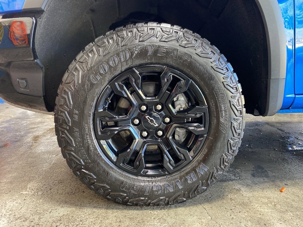 Certified 2023 Chevrolet Silverado 1500 ZR2 w/ Technology Package image 8