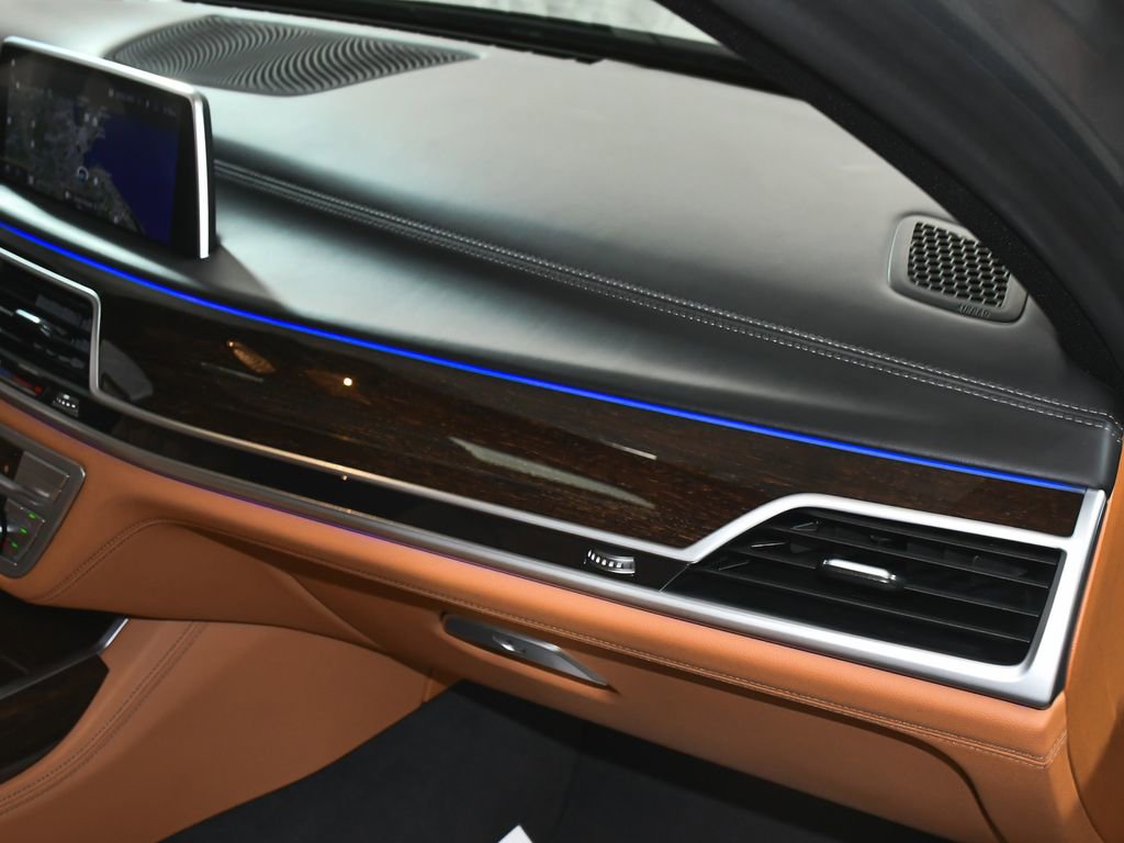 Used 2022 BMW 740i xDrive w/ M Sport Package image 73