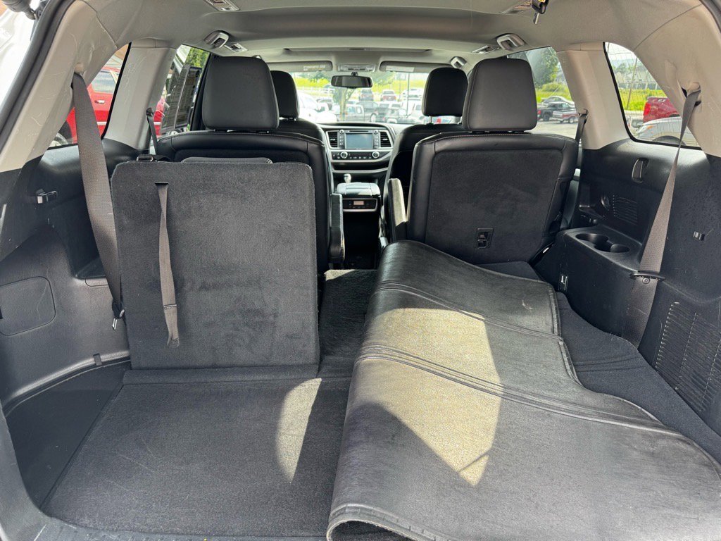 Used 2015 Toyota Highlander XLE image 25