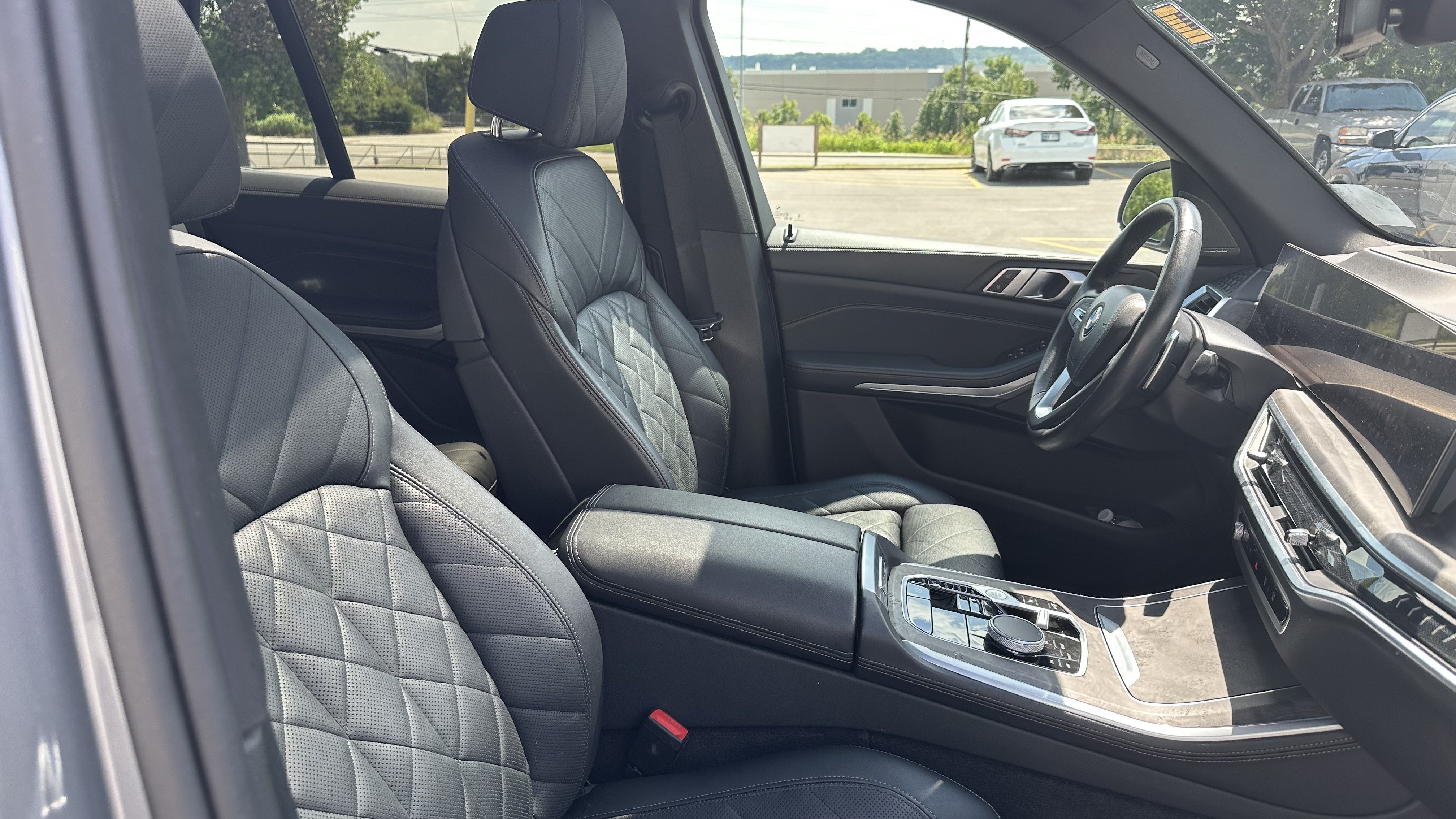 Used 2024 BMW X5 xDrive40i w/ Premium Package AWD/4WD image 34