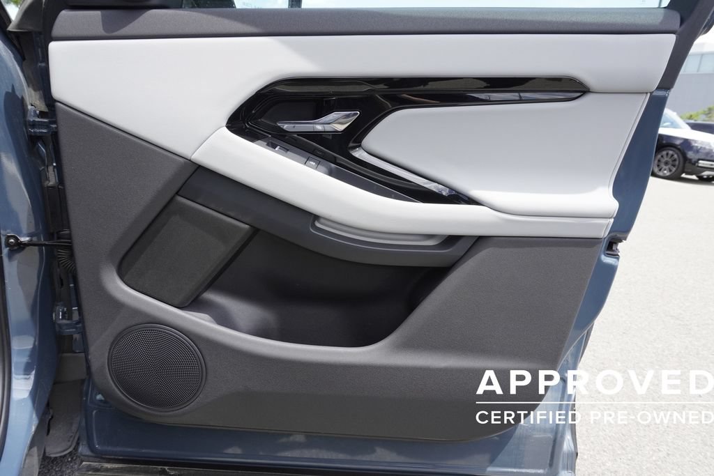 Used 2026 Land Rover Range Rover Evoque Dynamic SE AWD/4WD image 21