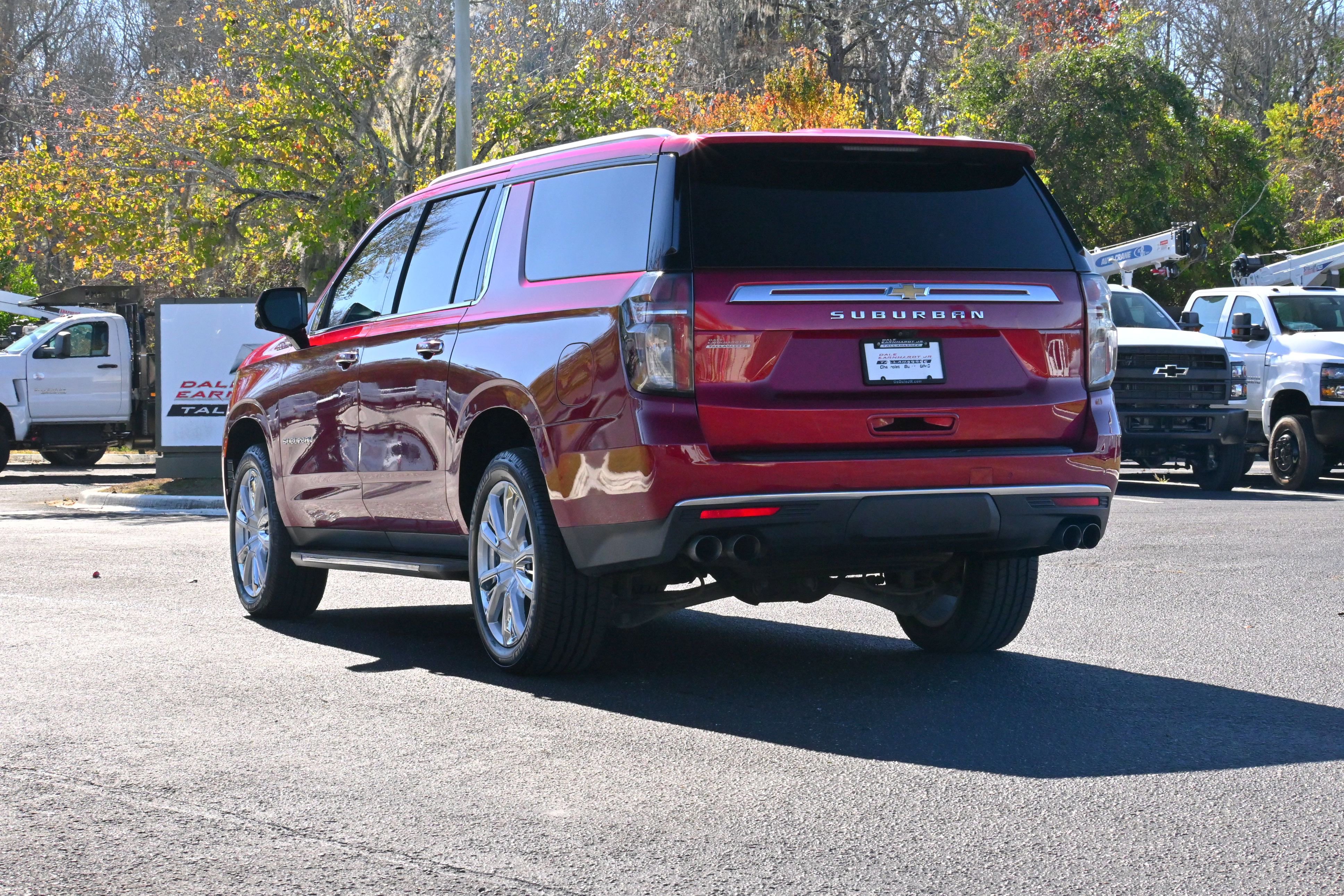 Used 2021 Chevrolet Suburban High Country image 3