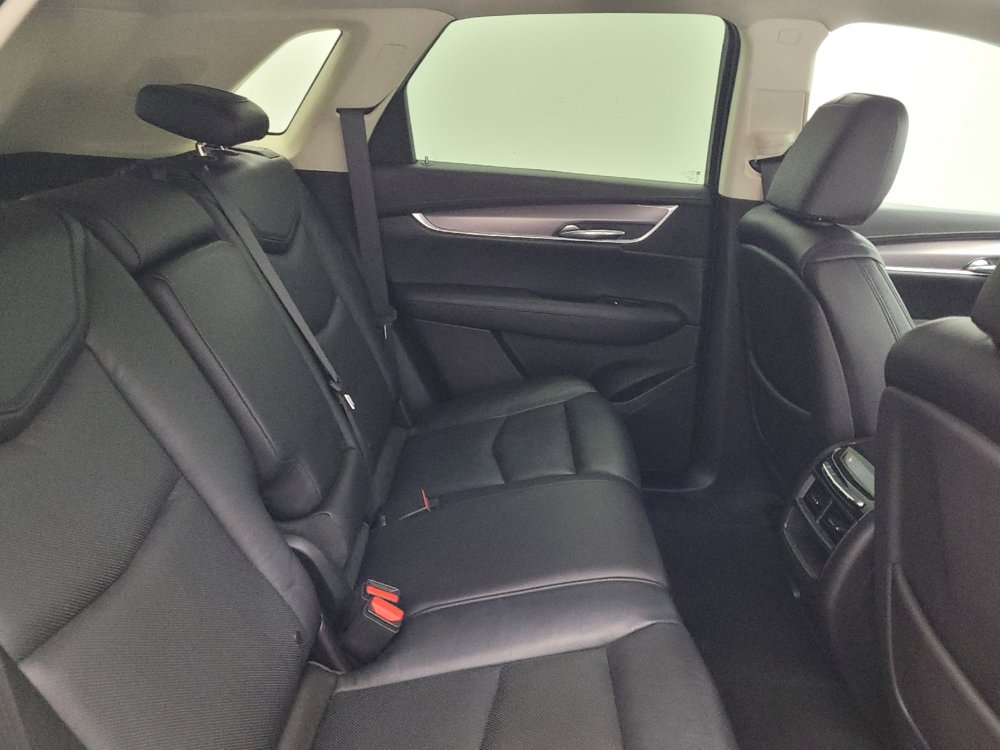 Used 2017 Cadillac XT5 Luxury w/ Driver Awareness Package FWD image 19