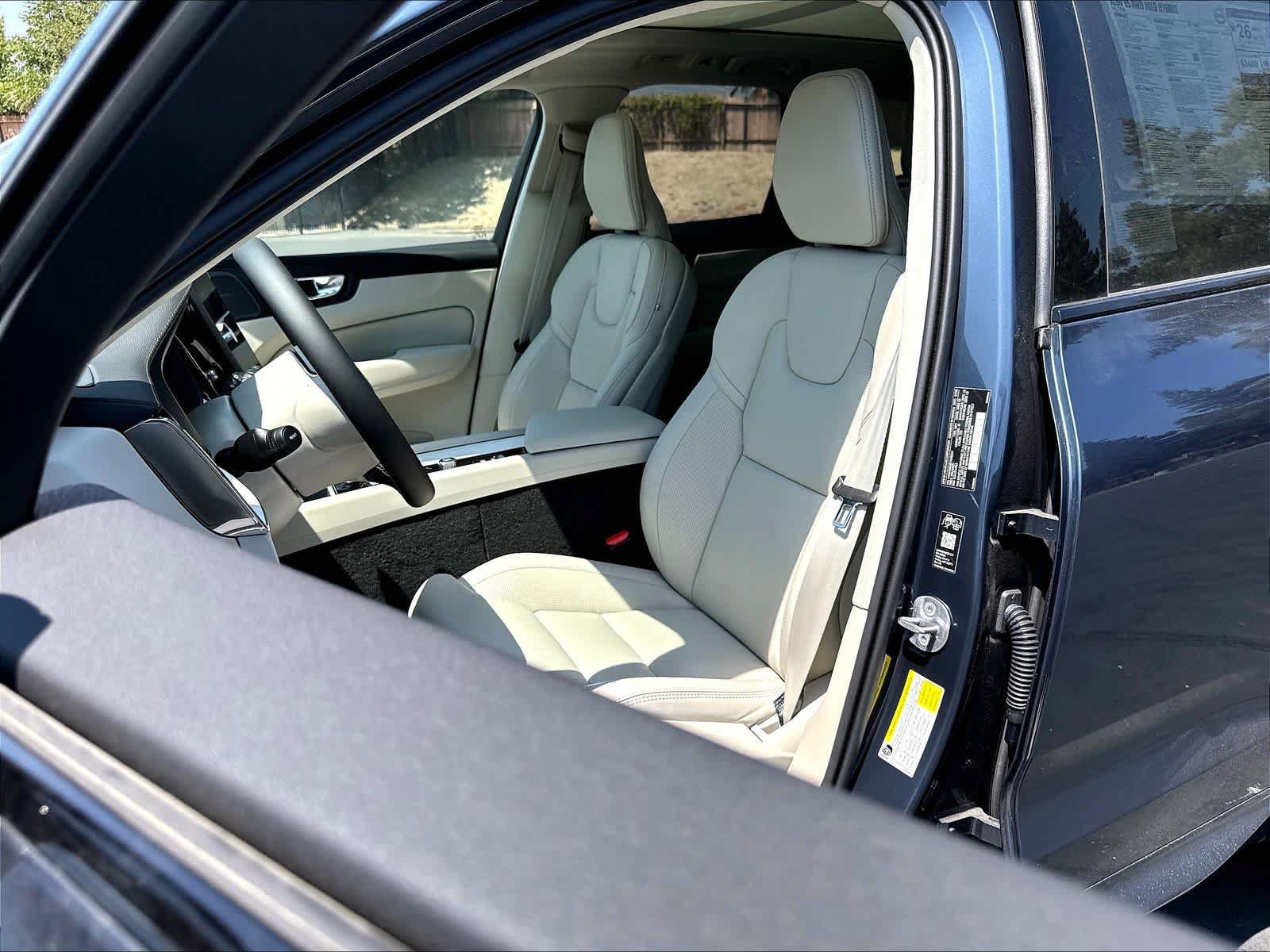 New 2026 Volvo XC60 B5 Ultra w/ Climate Package PRO AWD/4WD image 11