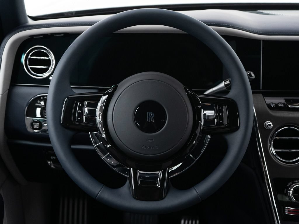 Used 2026 Rolls-Royce Cullinan AWD/4WD image 37