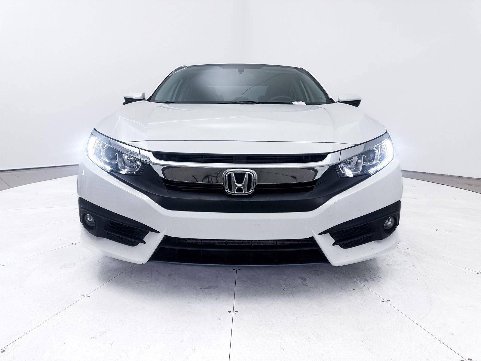 Used 2018 Honda Civic EX-T image 11