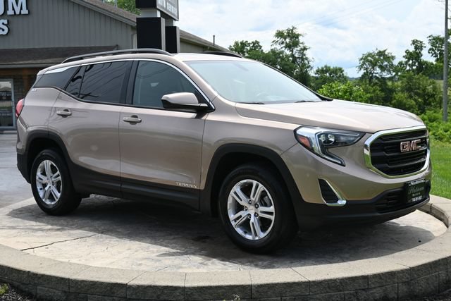 Used 2018 GMC Terrain SLE w/ Driver Convenience Package AWD/4WD image 3