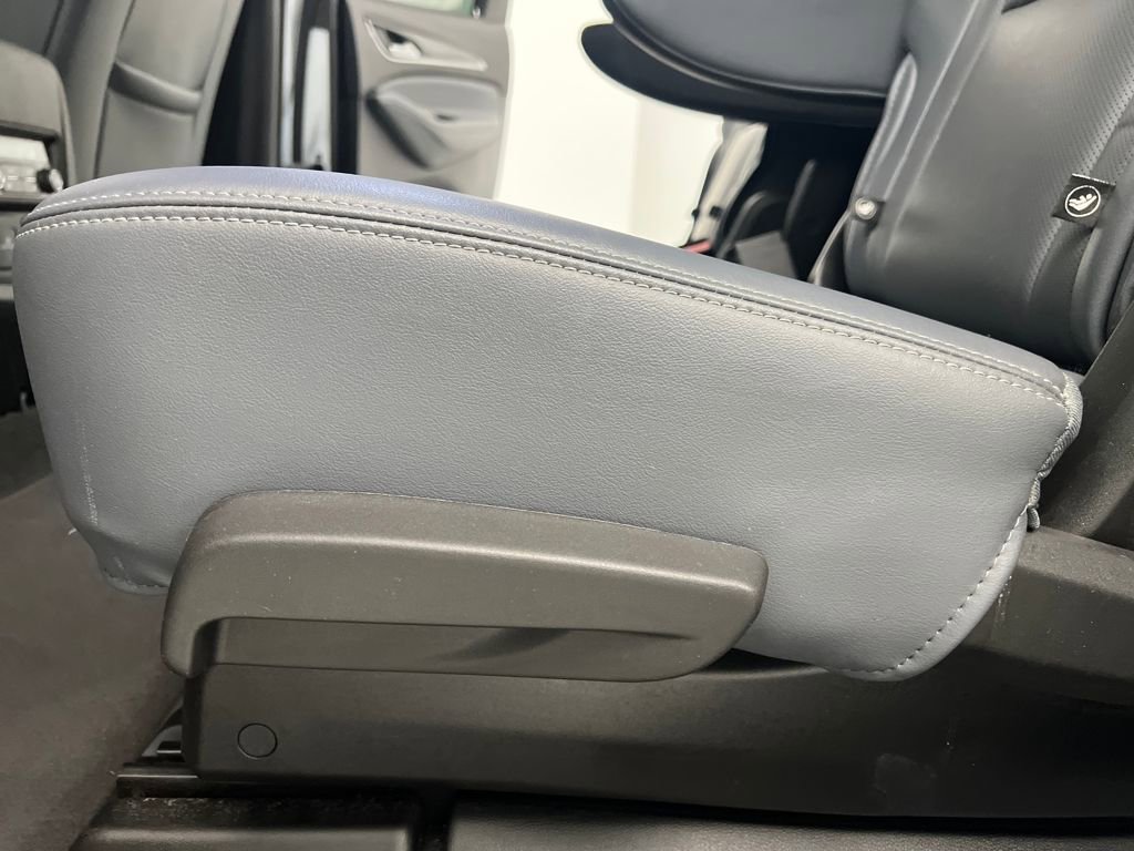 Used 2024 Buick Enclave Premium image 16