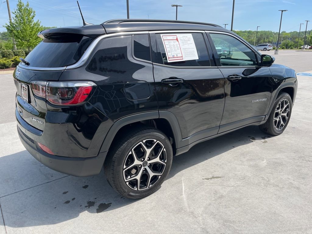 Used 2025 Jeep Compass Limited AWD/4WD image 19