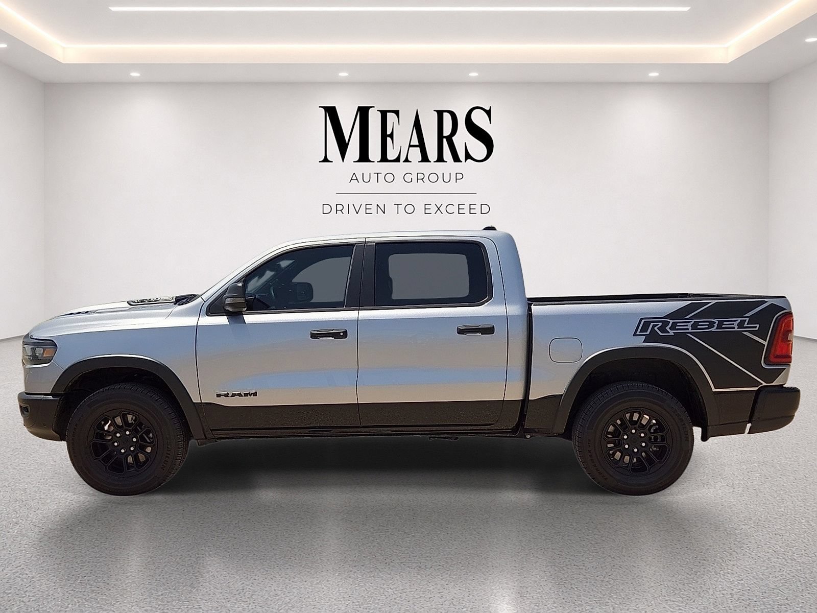 Used 2025 RAM 1500 Rebel w/ Rebel Level 1 Equipment Group AWD/4WD image 2