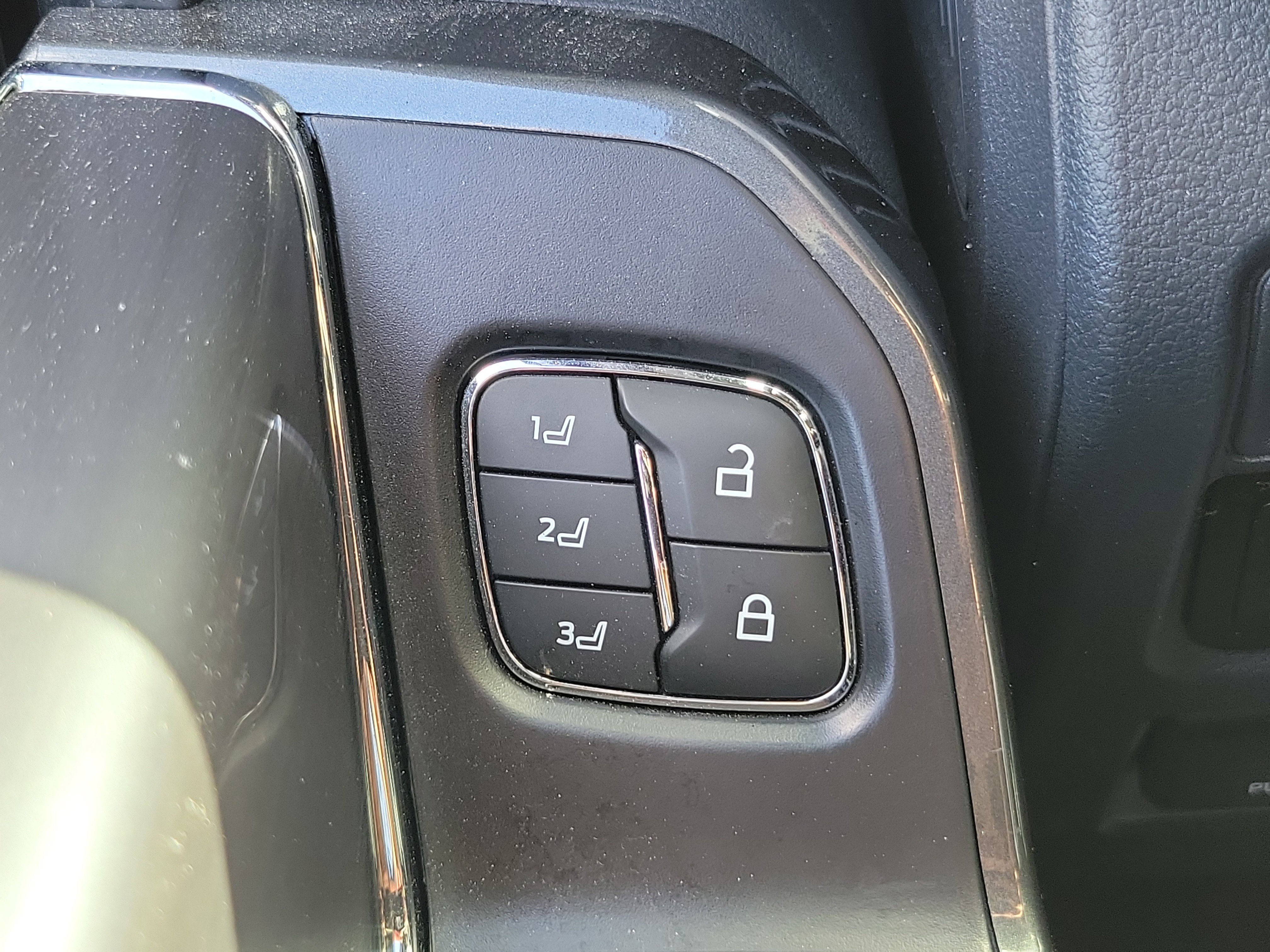Used 2022 Ford F150 Lariat image 23