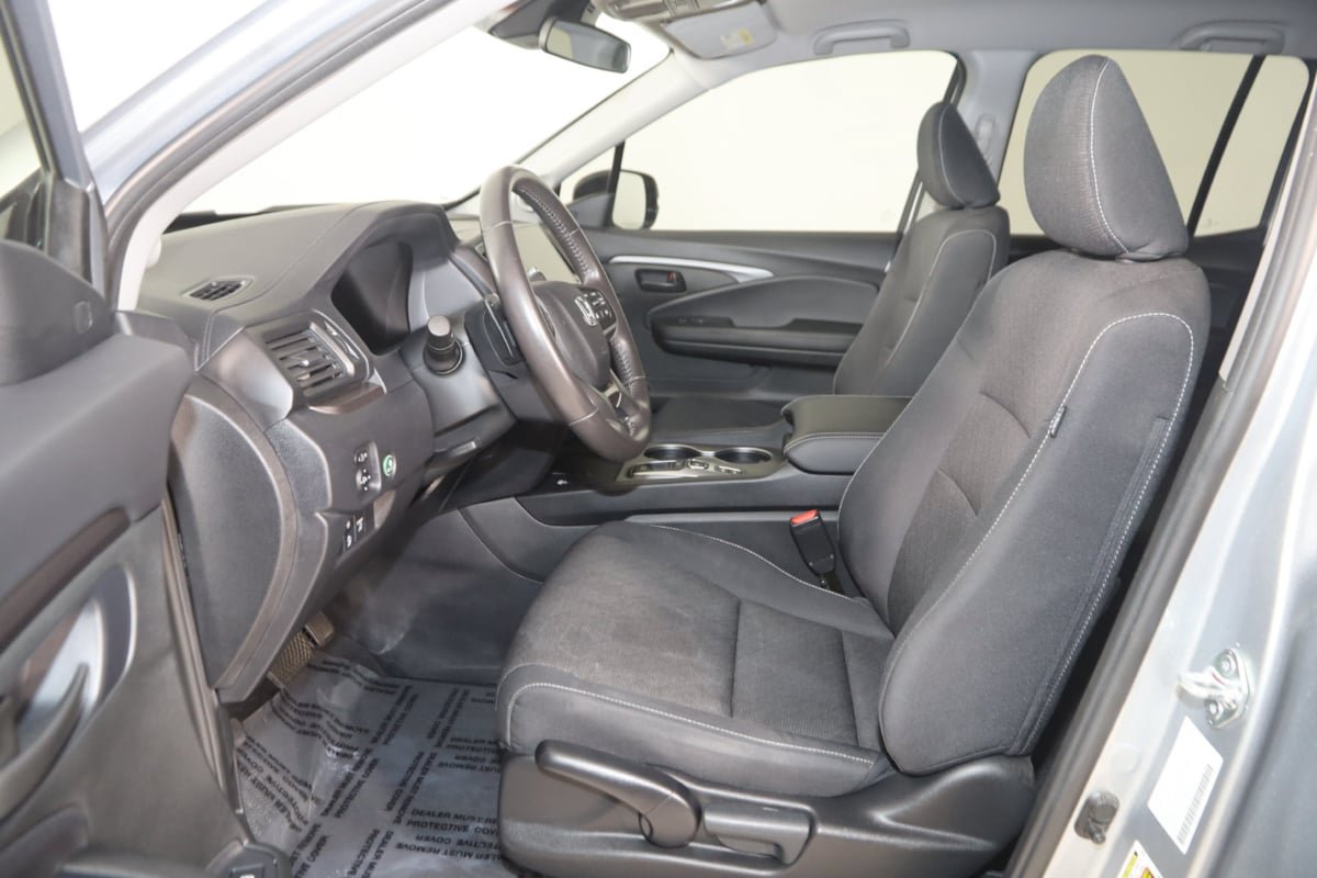Used 2025 Honda Ridgeline Sport image 10