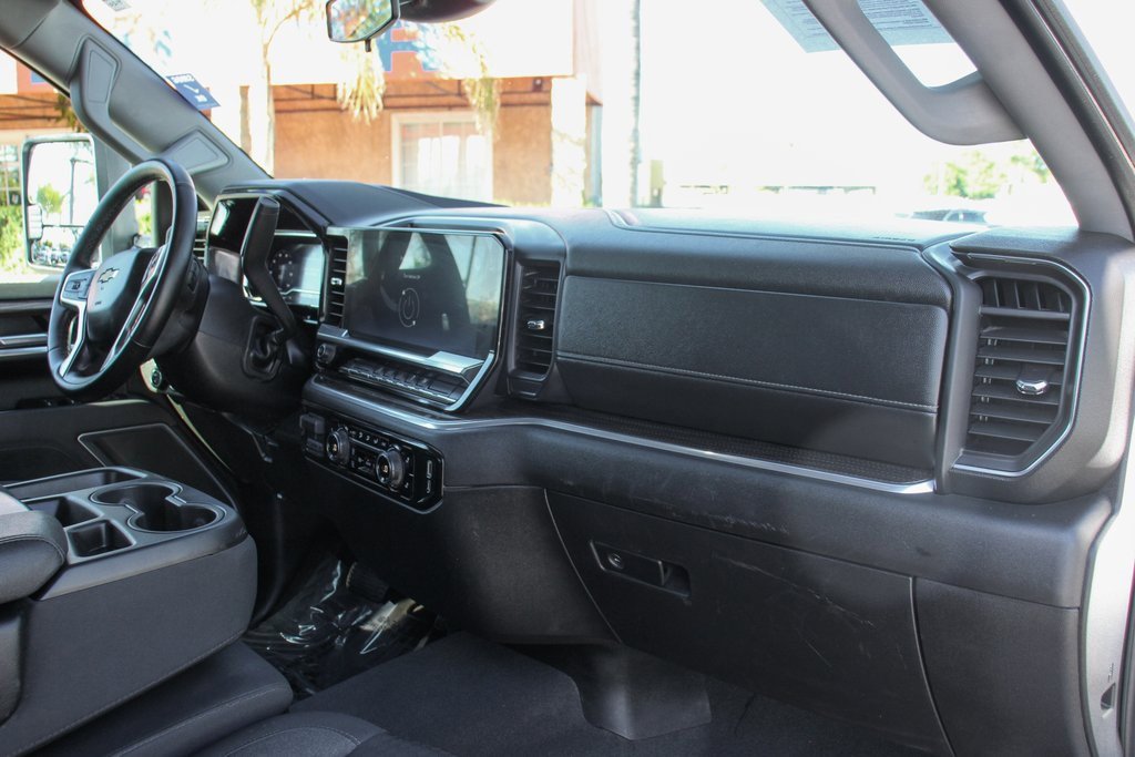 Used 2025 Chevrolet Silverado 2500 LT w/ Convenience Package image 36