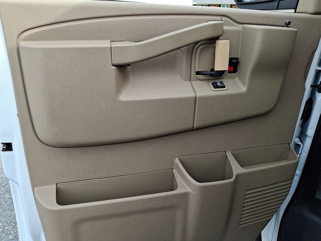New 2025 Chevrolet Express 3500 w/ Driver Convenience Package image 11