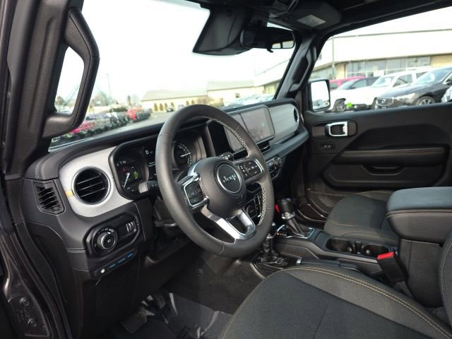 Used 2025 Jeep Wrangler Unlimited Sahara w/ Safety Group image 14