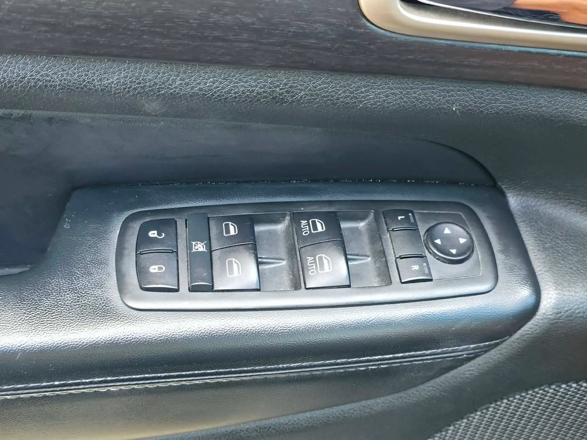 Used 2014 Jeep Grand Cherokee Laredo w/ Security & Convenience Group AWD/4WD image 25