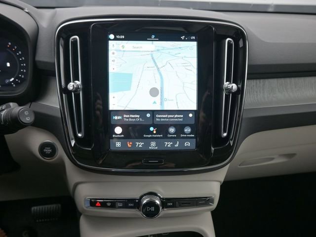 New 2026 Volvo XC40 B5 Ultra w/ Climate Package image 12