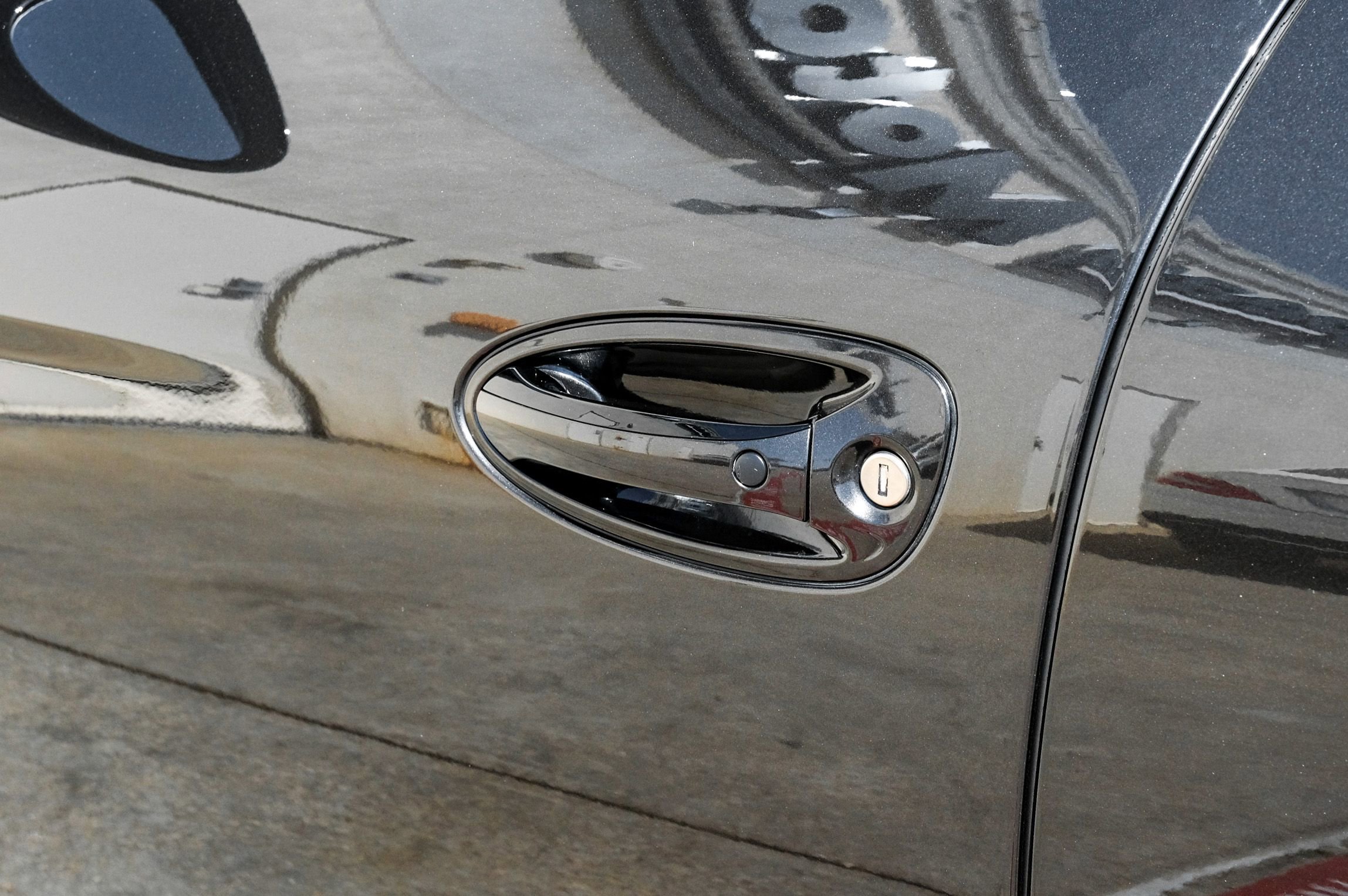 Used 2015 Porsche Panamera S w/ Premium Package Plus image 38